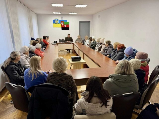 Підсумки року та перспективи: Борис Карпус зустрівся із соціальними працівниками громади Підсумки-року-та-перспективи:-Борис-Карпус-зустрівся-із-соціальними-працівниками-громади