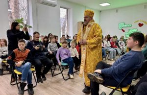 Диво, що дарує надію: у Нововолинську провели благодійну акцію «Святий Миколай, почуй мене» Диво,-що-дарує-надію:-у-Нововолинську-провели-благодійну-акцію-«Святий-Миколай,-почуй-мене»