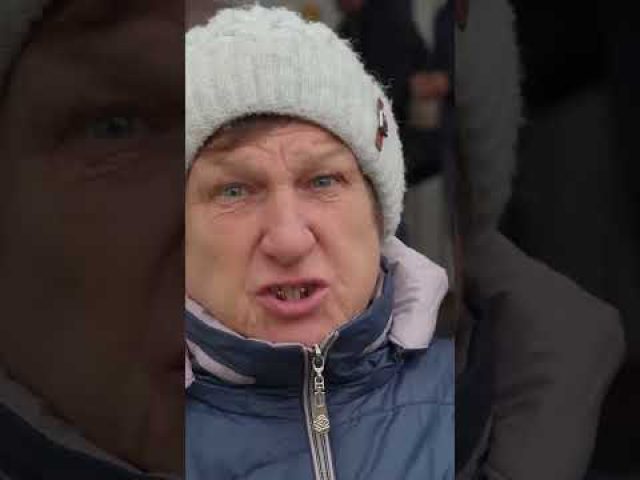 “ДВА ДОМА СНЕСЛО наших” — росіянка про обстріли рф (ВІДЕО) “ДВА ДОМА СНЕСЛО наших” — росіянка про обстріли рф (ВІДЕО)
