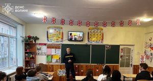 Фахівці ДСНС поспілкувалися із старшокласниками Нововолинського ліцею