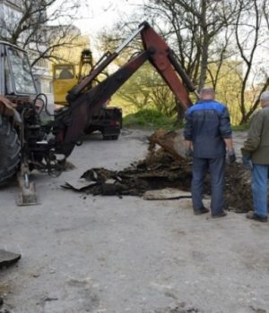 Через-витік-на-тепломережі-20-будинків-і-дитсадок-у-Луцьку-будуть-без-тепла-і-гарячої.