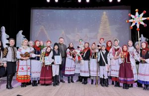 У Нововолинську виступив фольклорний гурт «Перлинка» із благодійною програмою У-Нововолинську-виступив-фольклорний-гурт-«Перлинка»-із-благодійною-програмою