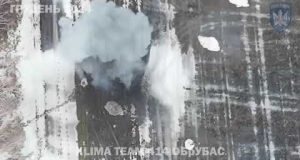 Очі та Жало: рідини хробачої у КуНР трохи попсуто Птахами протягом 5 місяців. (ВІДЕО) Очі та Жало: рідини хробачої у КуНР трохи попсуто Птахами протягом 5 місяців. (ВІДЕО)