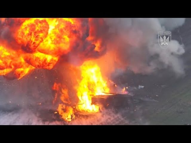 Нона детонюрен, танки-шманки, бехи, повні бк, будні Донбасу.Очі та Жало- хробачий жах. (ВІДЕО) Нона детонюрен, танки-шманки, бехи, повні бк, будні Донбасу.Очі та Жало- хробачий жах. (ВІДЕО)