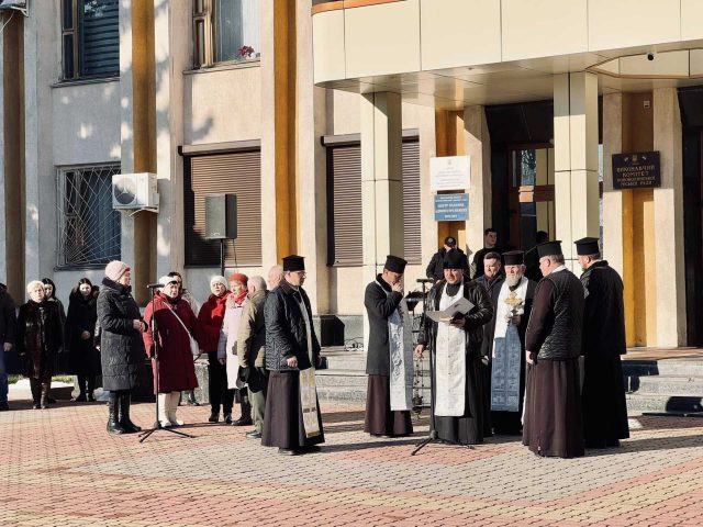 У Нововолинську вшанували пам’ять Захисників Донецького аеропорту У-Нововолинську-вшанували-пам’ять-Захисників-Донецького-аеропорту