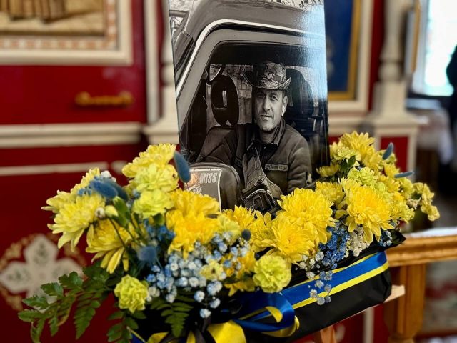 У Нововолинську попрощалися із полеглим Захисником Сергієм Хомою У-Нововолинську-попрощалися-із-полеглим-Захисником-Сергієм-Хомою