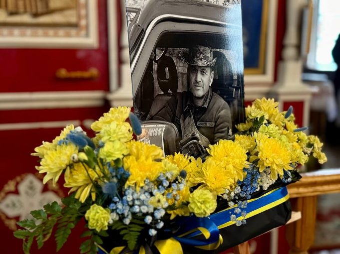 У Нововолинську попрощалися із полеглим Захисником Сергієм Хомою У-Нововолинську-попрощалися-із-полеглим-Захисником-Сергієм-Хомою