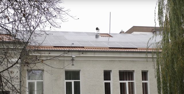 У Нововолинську на даху пологового відділення лікарні встановили сонячну станцію У-Нововолинську-на-даху-пологового-відділення-лікарні-встановили-сонячну-станцію