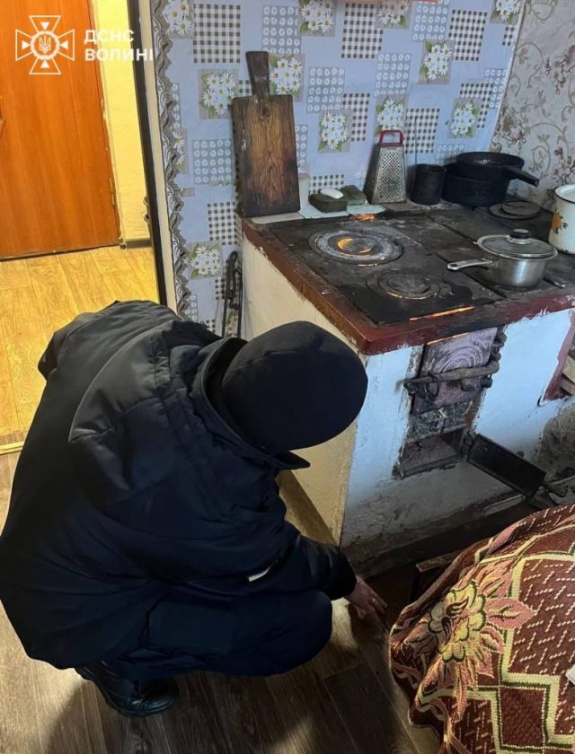 На вихідних фахівці ДСНС провели профілактичні заходи на території Нововолинської громади