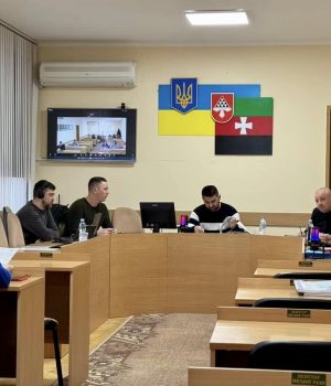 Підготовка-до-42-ї-сесії-Нововолинської-міської-ради:-депутати-працювали-у-комісіях