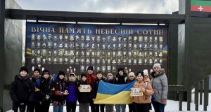 Нововолинським ліцеїстам провели виховну годину біля Меморіальної стели Небесній Сотні Нововолинським-ліцеїстам-провели-виховну-годину-біля-Меморіальної-стели-Небесній-Сотні