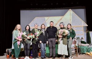 Премʼєра вистави «Молочайник» у Нововолинську: коли театр говорить голосом правди Премʼєра-вистави-«Молочайник»-у-Нововолинську:-коли-театр-говорить-голосом-правди