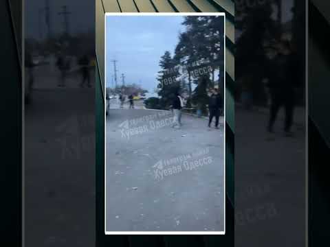 В#БYХ У ПОЛІЦЕЙСЬКОМУ ВІДДІЛКУ на Одещині (ВІДЕО) В#БYХ У ПОЛІЦЕЙСЬКОМУ ВІДДІЛКУ на Одещині (ВІДЕО)