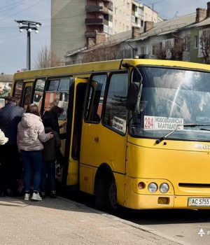 Зміни-у-громадському-транспорті:-пільгові-маршрути-та-збільшення-безкоштовних-поїздок