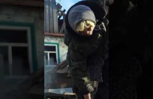 ПОМ#Р@ТЬ МНЕ ОТ МОРОЗОВ И ГОЛОДА — росіянка (ВІДЕО) ПОМ#Р@ТЬ МНЕ ОТ МОРОЗОВ И ГОЛОДА — росіянка (ВІДЕО)