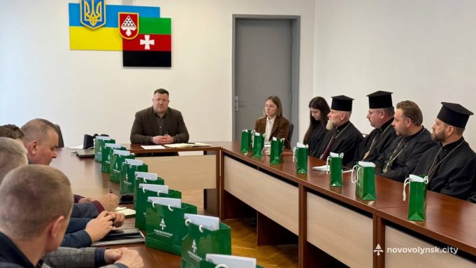 Напередодні Великодня міський голова провів зустріч з релігійними організаціями громади Напередодні-Великодня-міський-голова-провів-зустріч-з-релігійними-організаціями-громади