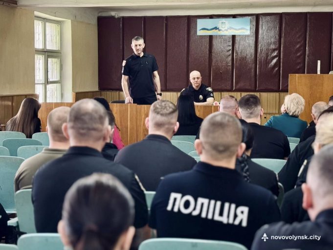 У Нововолинську привітали працівників карного розшуку У-Нововолинську-привітали-працівників-карного-розшуку
