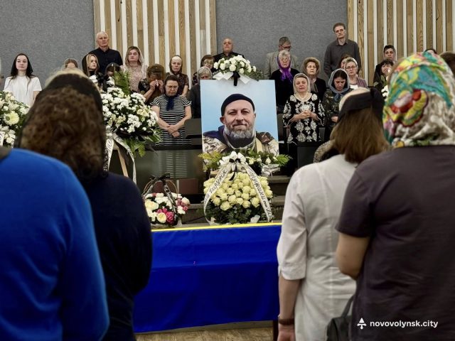 У Нововолинську попрощалися з Героєм Сергієм Жиляковим У-Нововолинську-попрощалися-з-Героєм-Сергієм-Жиляковим