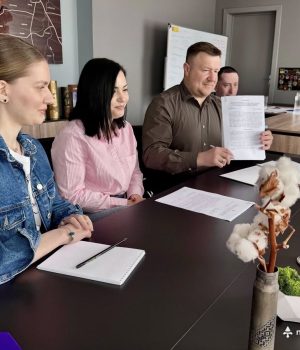 Партнерство-українських-громад:-Нововолинськ-та-Берислав-підписали-документ-про-співпрацю Партнерство-українських-громад:-Нововолинськ-та-Берислав-підписали-документ-про-співпрацю