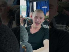 Заспівав «Червону калину» у дорозі з полону (ВІДЕО) Заспівав «Червону калину» у дорозі з полону (ВІДЕО)