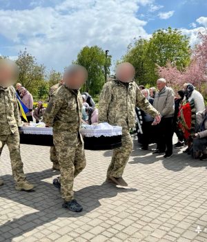 Нововолинська-громада-попрощалася-із-Захисником-України