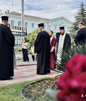 У-Нововолинську-вшанували-памʼять-загиблих-під-Волновахою У-Нововолинську-вшанували-памʼять-загиблих-під-Волновахою
