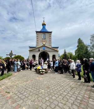 Нововолинська-громада-провела-в-останню-путь-Героя-Юрія-Сасагу