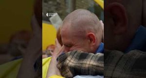 Перші обійми після полону (ВІДЕО) Перші обійми після полону (ВІДЕО)