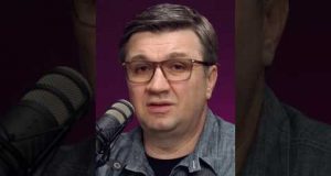 Поза чи позиція? Ким треба бути, щоб приїхати до Львова і вийти під таку музику?... Поза чи позиція? Ким треба бути, щоб приїхати до Львова і вийти під таку музику?...