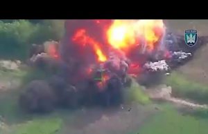 Єбейший детонюрен зарядженого рсзв на вогневій у КуНР, бас-гітара (ВІДЕО) Єбейший детонюрен зарядженого рсзв на вогневій у КуНР, бас-гітара (ВІДЕО)