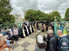 Місто попрощалося з Героєм Максимом Єгоровим Ще один скорботний день в історії Нововолинської громади. Місто попрощалося з Героєм Максимом Єгоровим. Він поклав своє життя на вівтар свободи нашої держави. Максим захищав Україну від початку повномасштабного вторгнення. Відважно та незламно. На жаль, війна забрала його життя. Забрала в дружини чоловіка, у двох дітей - батька. Розділяємо біль їхньої втрати і глибоко сумуємо всією громадою. Молимося за спокій душі Максима і доземно вклоняємося йому за безцінний подвиг. Вічна памʼять Герою!