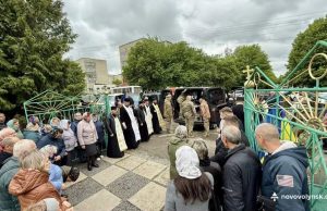 Місто попрощалося з Героєм Максимом Єгоровим Ще один скорботний день в історії Нововолинської громади. Місто попрощалося з Героєм Максимом Єгоровим. Він поклав своє життя на вівтар свободи нашої держави. Максим захищав Україну від початку повномасштабного вторгнення. Відважно та незламно. На жаль, війна забрала його життя. Забрала в дружини чоловіка, у двох дітей - батька. Розділяємо біль їхньої втрати і глибоко сумуємо всією громадою. Молимося за спокій душі Максима і доземно вклоняємося йому за безцінний подвиг. Вічна памʼять Герою!