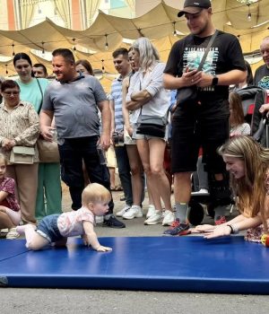 Уже-втретє-у-Нововолинську-провели-змагання-для-малюків-«Забіг-у-повзунках» Уже-втретє-у-Нововолинську-провели-змагання-для-малюків-«Забіг-у-повзунках»