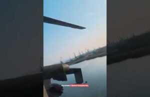 🤯 Долетіли з нерозірваним снарядом у двигуні: евакуація з Маріуполя до Дніпра #телебачення_торонто (ВІДЕО) 🤯 Долетіли з нерозірваним снарядом у двигуні: евакуація з Маріуполя до Дніпра #телебачення_торонто (ВІДЕО)