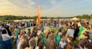 На міському озері відбувся етнофестиваль «Вогні Купала» На міському озері відбувся етнофестиваль «Вогні Купала»