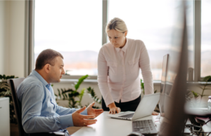 Мобінг на роботі: як розпізнати цькування та що з цим робити Мобінг-на-роботі:-як-розпізнати-цькування-та-що-з-цим-робити