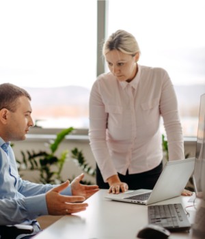 Мобінг-на-роботі:-як-розпізнати-цькування-та-що-з-цим-робити