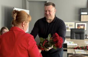 Міський голова зустрівся з сім’ями військових, які захищають Україну Міський-голова-зустрівся-з-сім’ями-військових,-які-захищають-Україну