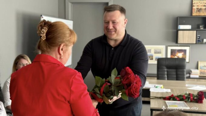 Міський голова зустрівся з сім’ями військових, які захищають Україну Міський-голова-зустрівся-з-сім’ями-військових,-які-захищають-Україну