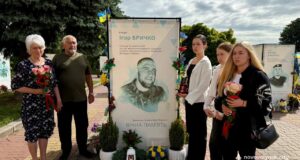 У Нововолинську вручили посмертну нагороду родині загиблого Героя Ігоря Бричка У-Нововолинську-вручили-посмертну-нагороду-родині-загиблого-Героя-Ігоря-Бричка