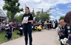 Місто попрощалося із полеглим Захисником України Сергієм Тлумачем Місто-попрощалося-із-полеглим-Захисником-України-Сергієм-Тлумачем