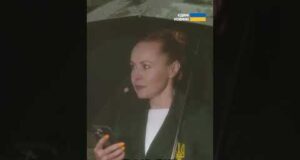 Злива періщить на всю! Телеведуча та гостя не здаються в прямому ефірі! (ВІДЕО) Злива періщить на всю! Телеведуча та гостя не здаються в прямому ефірі! (ВІДЕО)