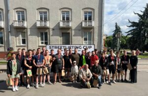 Залізна воля і підтримка фронту: у Нововолинську провели стрітліфтинг-турнір Залізна-воля-і-підтримка-фронту:-у-Нововолинську-провели-стрітліфтинг-турнір