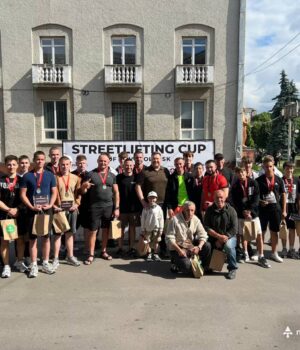 Залізна-воля-і-підтримка-фронту:-у-Нововолинську-провели-стрітліфтинг-турнір Залізна-воля-і-підтримка-фронту:-у-Нововолинську-провели-стрітліфтинг-турнір