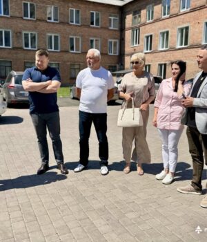 Візит-у-міську-лікарню:-Нововолинські-депутати-ознайомились-з-оновленнями Візит-у-міську-лікарню:-Нововолинські-депутати-ознайомились-з-оновленнями