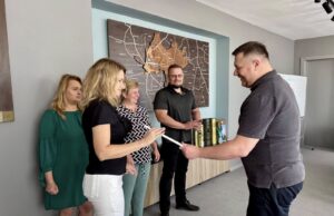 У Нововолинську привітали державних реєстраторів та архітекторів із професійними святами У-Нововолинську-привітали-державних-реєстраторів-та-архітекторів-із-професійними-святами