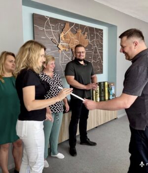 У-Нововолинську-привітали-державних-реєстраторів-та-архітекторів-із-професійними-святами У-Нововолинську-привітали-державних-реєстраторів-та-архітекторів-із-професійними-святами