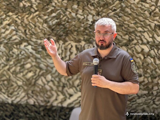 У Нововолинську відбулася зустріч з істориком та військовослужбовцем Вахтангом Кіпіані У-Нововолинську-відбулася-зустріч-з-істориком-та-військовослужбовцем-Вахтангом-Кіпіані