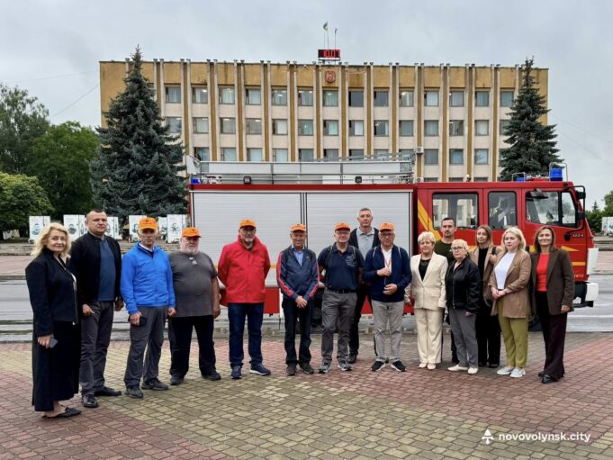 Автомобіль, медикаменти, обладнання: Нововолинськ отримав чергову допомогу від німецьких партнерів Автомобіль,-медикаменти,-обладнання:-Нововолинськ-отримав-чергову-допомогу-від-німецьких-партнерів
