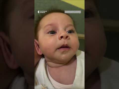 Медики переносять важкохворих діток в укриття (ВІДЕО) Медики переносять важкохворих діток в укриття (ВІДЕО)